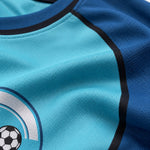Gros plan sur le tissu du maillot Blue Lock Manshine City