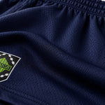Gros plan sur le tissu du short Blue Lock Japon